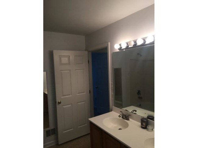baño de nivel superior - 6412 Andrew Matthew Terrace