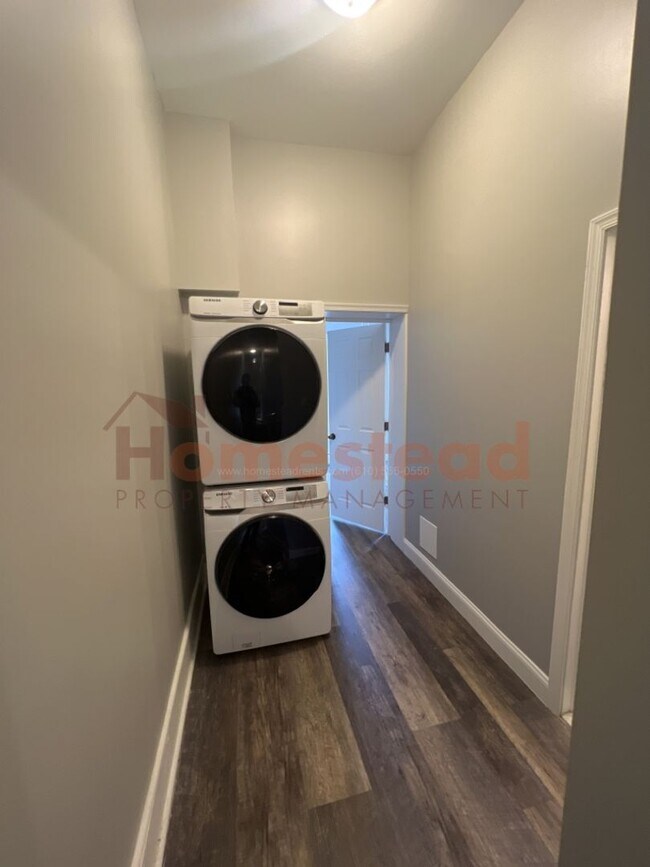 Photo - 5515 Vine St Apartment