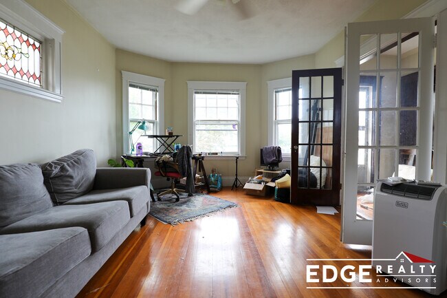 Foto del edificio - 3 Melton Rd