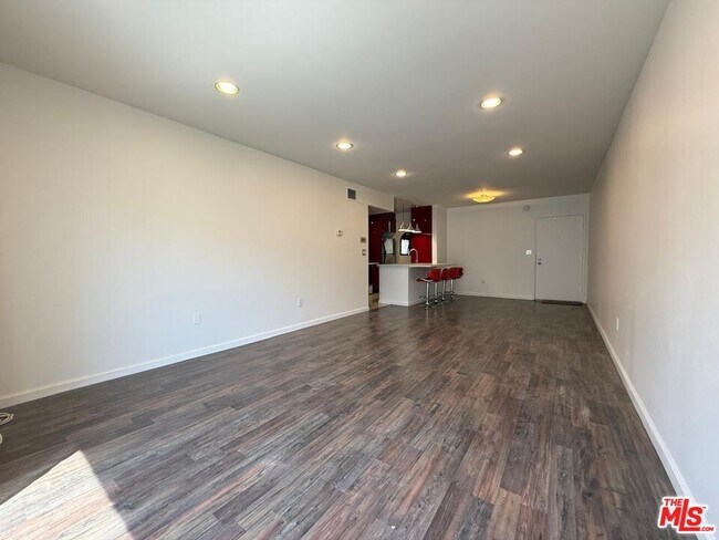 Foto del edificio - 5257 Radford Ave
