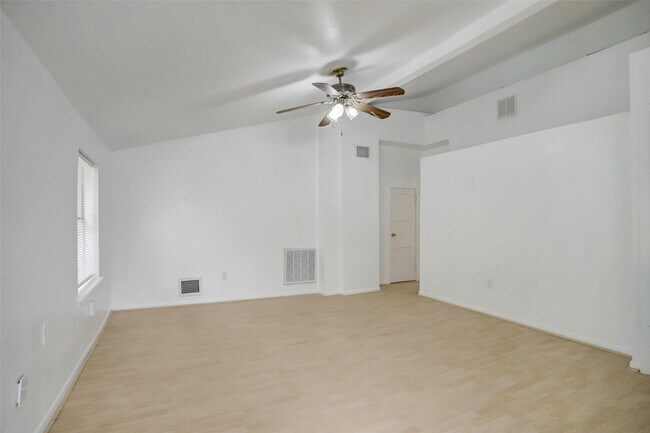 Foto del edificio - 1127 Yale St