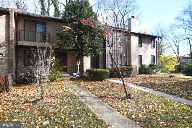 Foto del edificio - 7812 Briardale Terrace