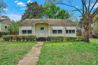 Building Photo - 506 Bullock St