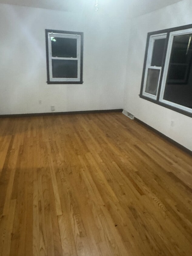 Primary Photo - 2818 Central Ave