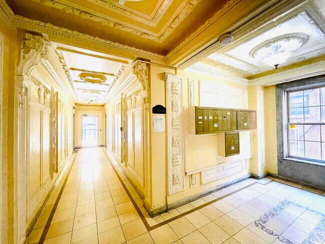 Foto del edificio - 2677 John F. Kennedy Blvd