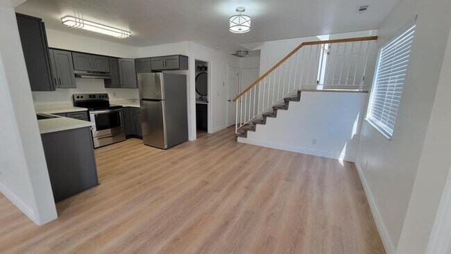 2251 Sugar Factory Rd, West Jordan, UT 84088 - House Rental in West