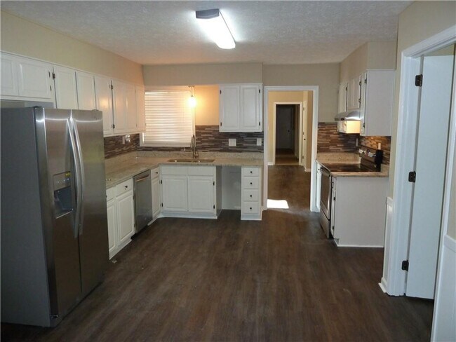Foto del edificio - 423 Rock Meadow Dr