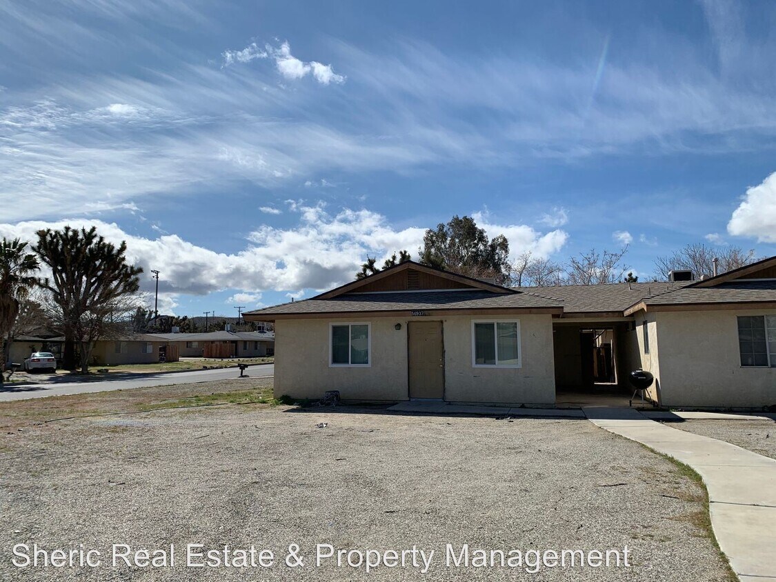 Primary Photo - 2 br, 2 bath House - 56937 Cassia Drive #B