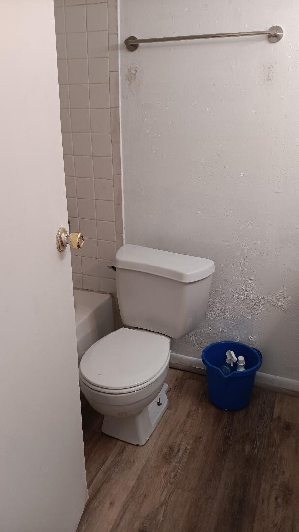 Building Photo - 9090 S Braeswood Blvd