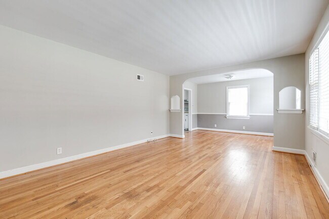 Building Photo - 6632 Three Chopt Rd