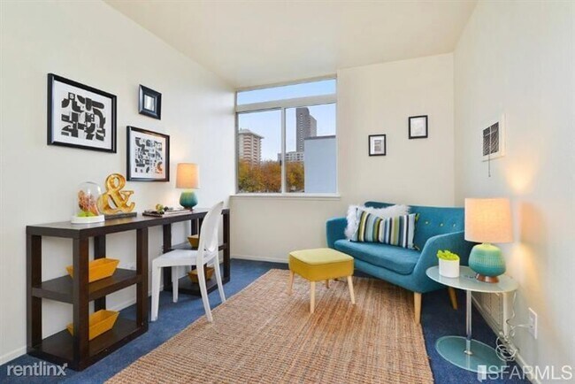 Building Photo - 1 br, 1 bath Condo - 5 Galilee Ln 6 Unit 6