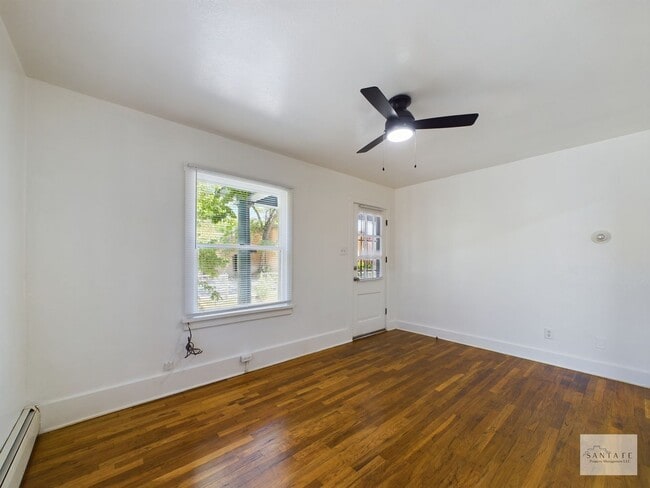 Building Photo - Acequia Madre -452