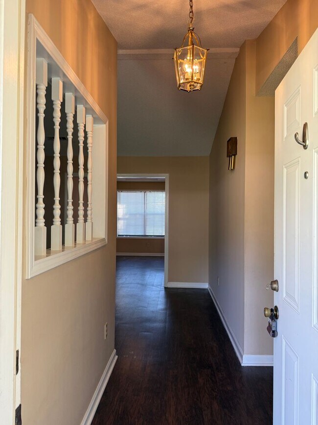 Foto del edificio - 156 Lakeside Dr