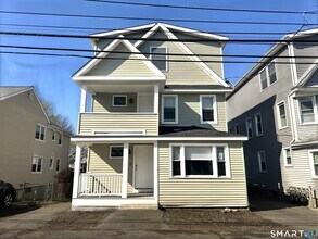 Building Photo - 105 Churchill St