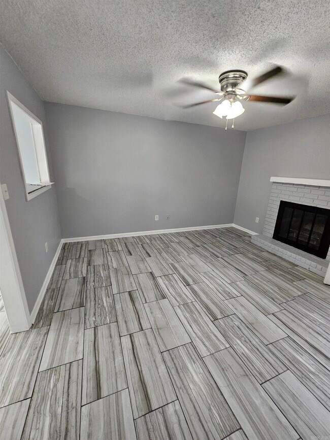 Building Photo - 39 Wright Cir