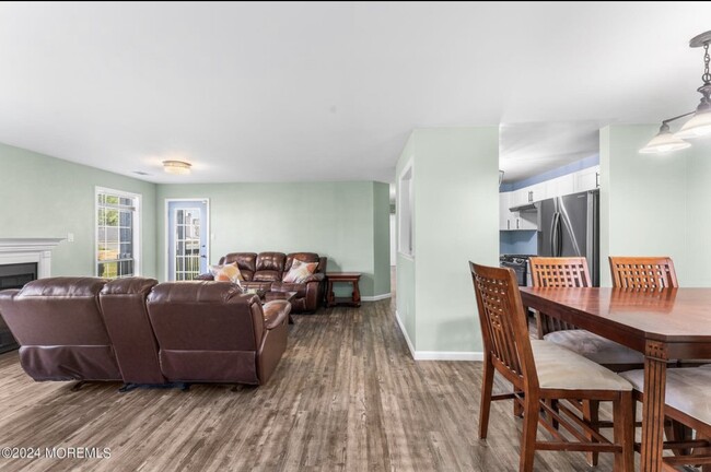 Building Photo - 339 Yorkshire Pl