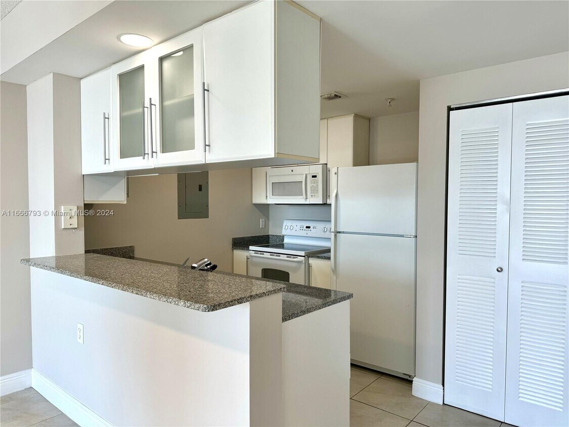 Foto principal - 275 NE 18th St