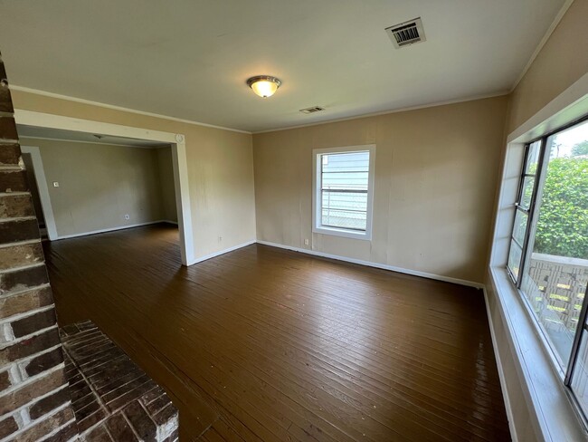 Building Photo - 3 bedroom 1 bathroom home in West Tuscaloosa