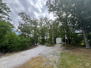 Building Photo - 141 Genes Ln