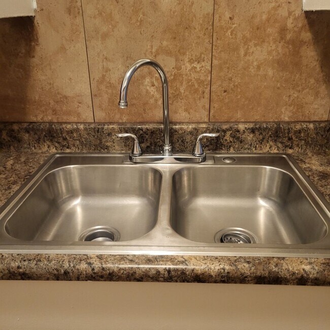 Foto del edificio - 2315 W Compton Blvd