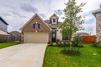 1902 Middle Pass Ln