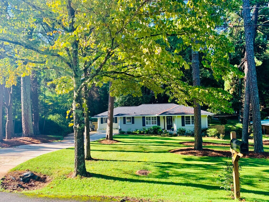 Primary Photo - 679 Pine Valley Rd SW