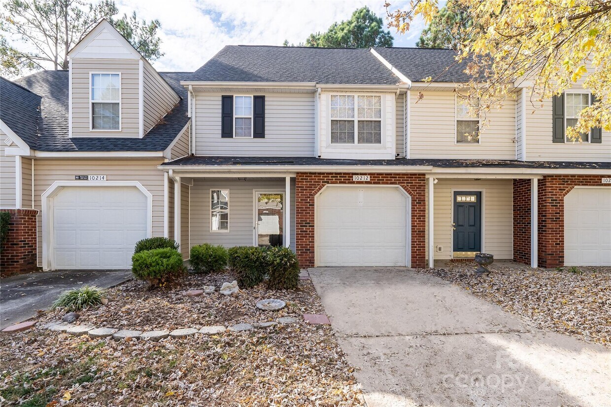 Primary Photo - 10212 University Park Ln