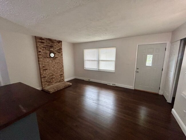 Foto del edificio - 5148 Fullerton Dr