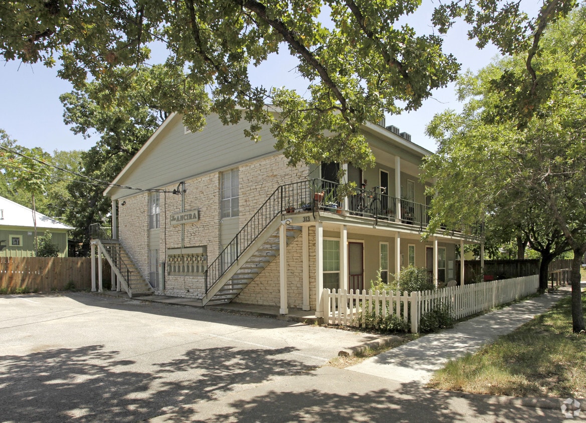 Primary Photo - Ancira Apartments