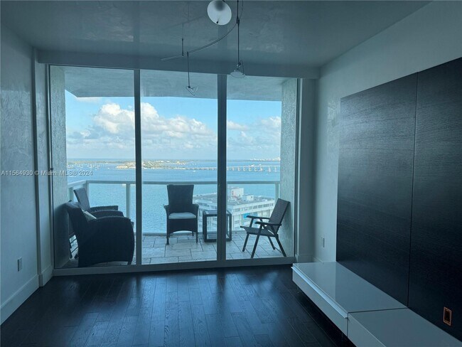 Foto del edificio - 218 SE 14th St