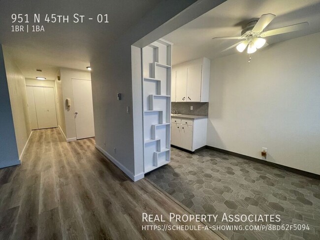 Building Photo - Pet friendly, Move in Special, Move in Ready!