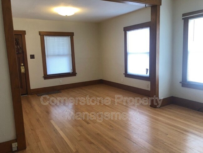 Foto del edificio - 1924 11th Ave S