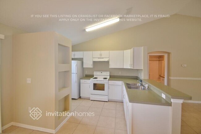 Building Photo - 2560 Millwood Ave