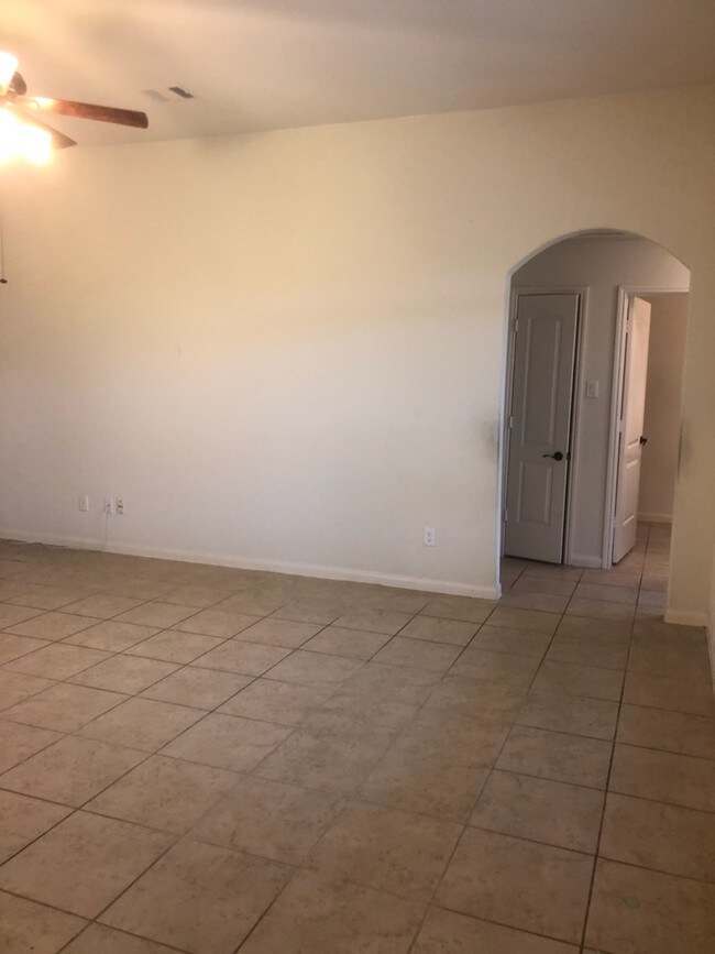 Sala de estar - 22607 August Crow Dr