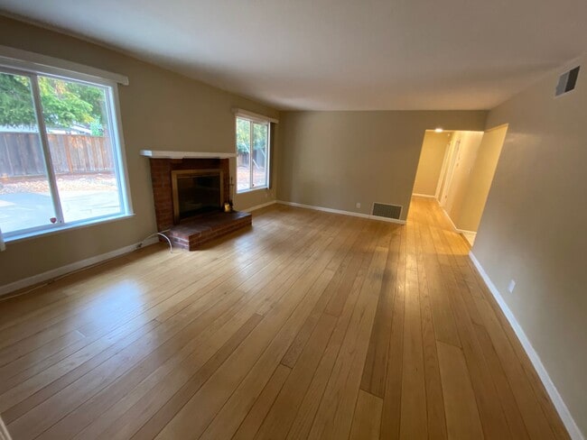 Photo - 3 Bed 2 Bath, Single Family Home In Walnunt Creek