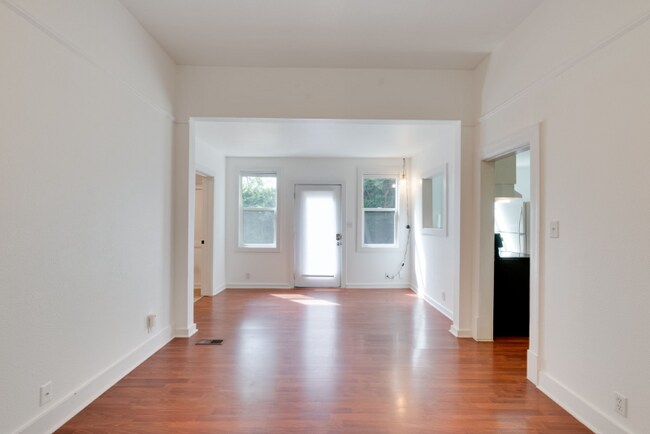 Building Photo - 1527 24th Ave
