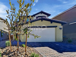 Building Photo - 8817 Tiger Tooth Ave