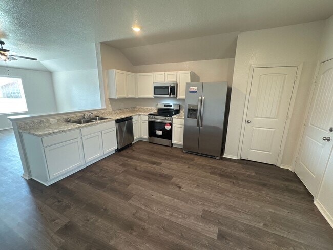 Building Photo - BRAND NEW Three Bedroom | Two Bathroom in ...