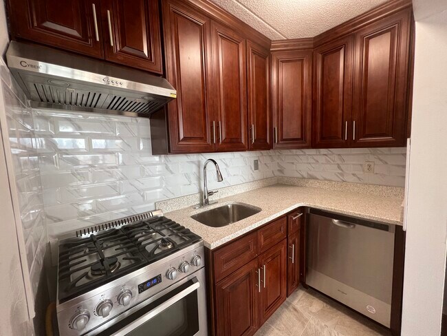 All new kitchen & appliances - 2322 30th Rd