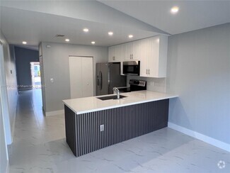 Building Photo - 2834 W 75th Ter