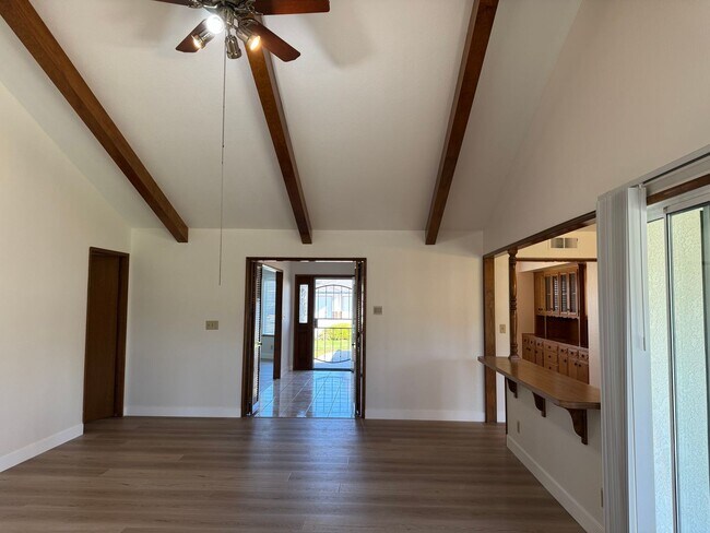 Foto del edificio - 6517 N San Pedro Ave