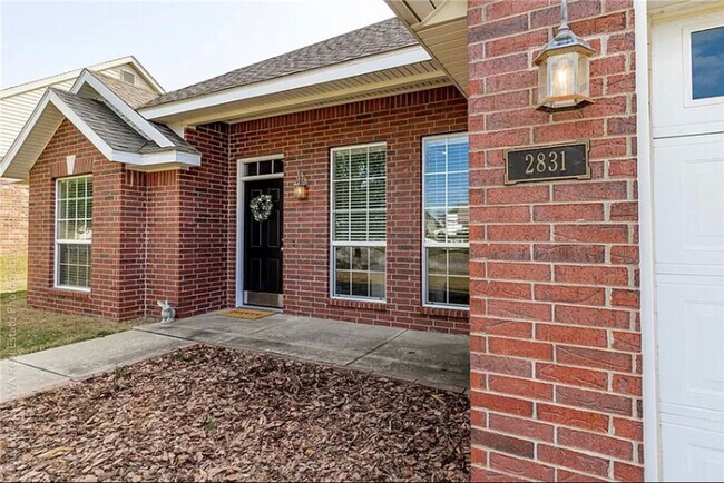 Building Photo - Beautiful Home In The Heart of Farmington,...