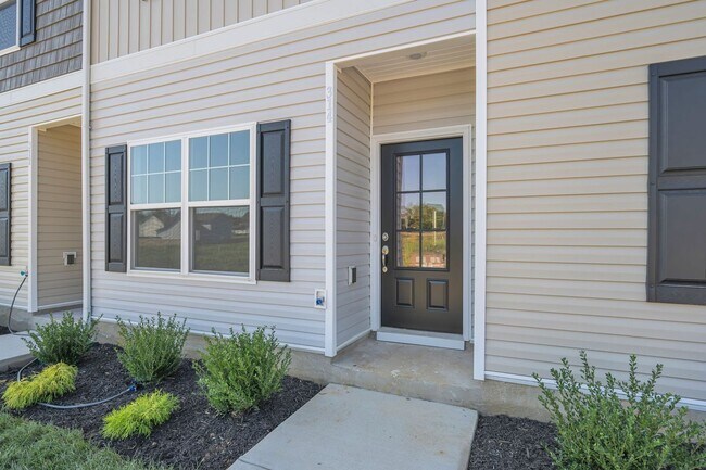 Foto del edificio - 2 Bedroom 2.5 Bath New Construction Townhome in Lavergne!