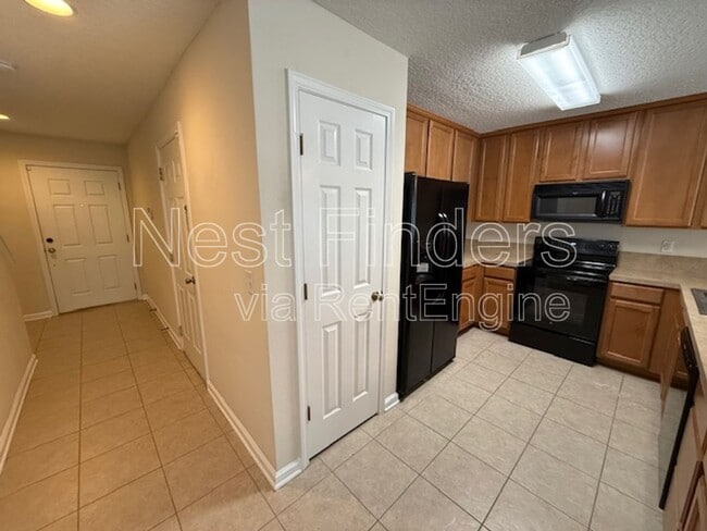 Building Photo - 808 Black Cherry Dr S