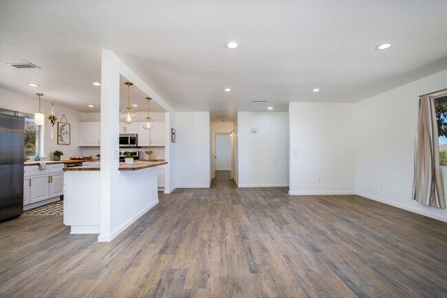 Foto del edificio - 3 Bedroom, remodeled home in the heart of Joshua Tree