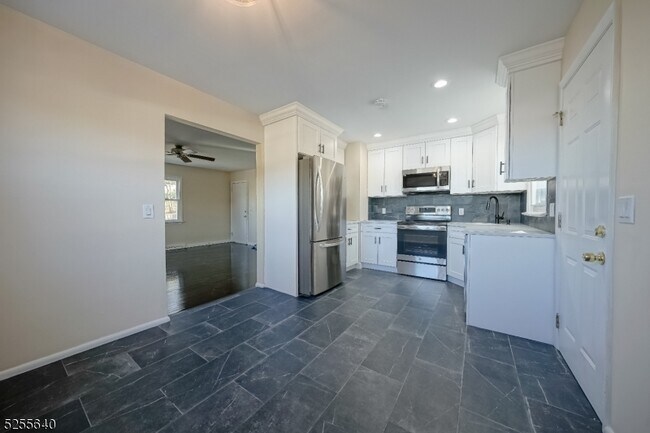 Building Photo - 56 Jardine Rd