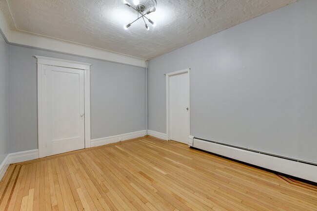Building Photo - 433 74th St