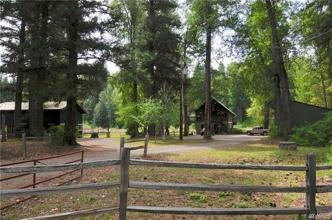 Building Photo - 3 br, 2 bath House - 631 Logan Rd