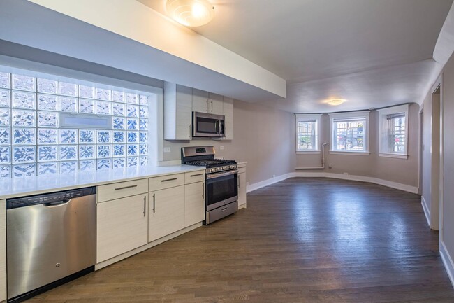 Foto del edificio - BEC Properties Kedzie LLC
