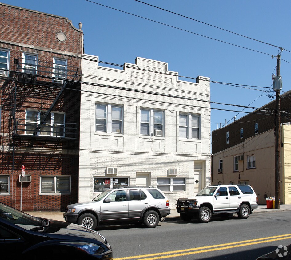 Building Photo - 342 Palisade Ave